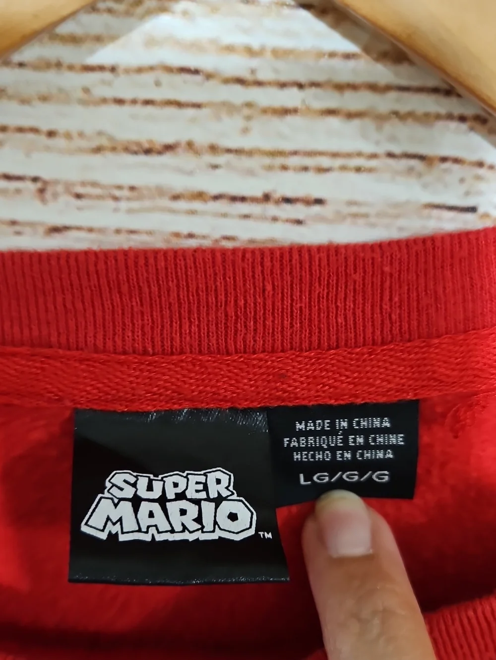 Nintendo Super Mario Red Graphic Kids Crewneck Sweatshirt Large